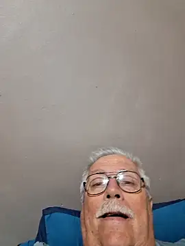 Snapshot of NawtyB1965 chatting on 4, 10, 2025 NawtyB1965 online show from 4, 10, 2025