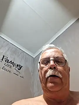 Snapshot of NawtyB1965 chatting on 11, 10, 2025 NawtyB1965 online show from 11, 10, 2025