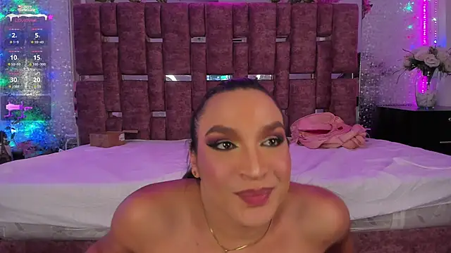 KylieVictoria online show from 25, 12, 2024