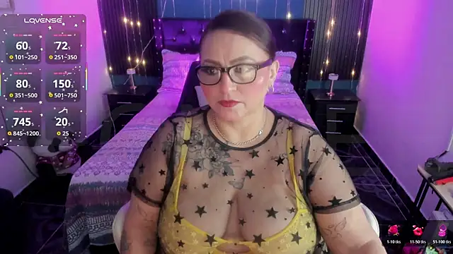 Snapshot of Ivonnee__ chatting on 4, 7, 2026 Ivonnee online show from 4, 7, 2026