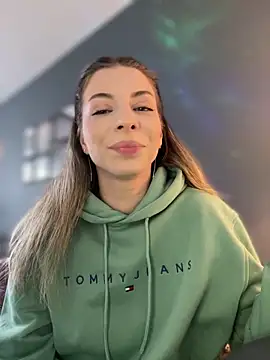 Mia Ethan online show from 29, 3, 2026