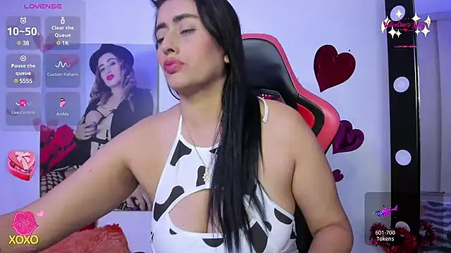 Snapshot of vaiolet_triana chatting on 8, 2, 2025 vaiolet triana online show from 8, 2, 2025
