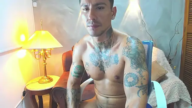 Snapshot of Dylanstonne chatting on 5, 1, 2025 Dylanstonne online show from 5, 1, 2025