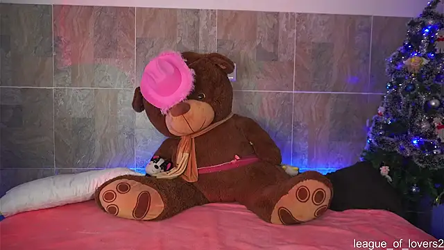 Snapshot of LeagueOfLovers chatting on 16, 12, 2024 LeagueOfLovers online show from 16, 12, 2024