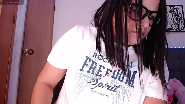 Snapshot of maraa_lee chatting on 10, 2, 2025 maraa lee online show from 10, 2, 2025
