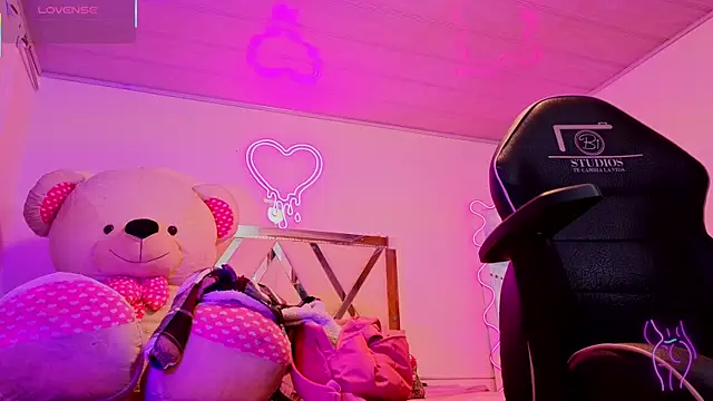 Snapshot of Laylafoxy_tay chatting on 17, 9, 2025 Laylafoxy tay online show from 17, 9, 2025