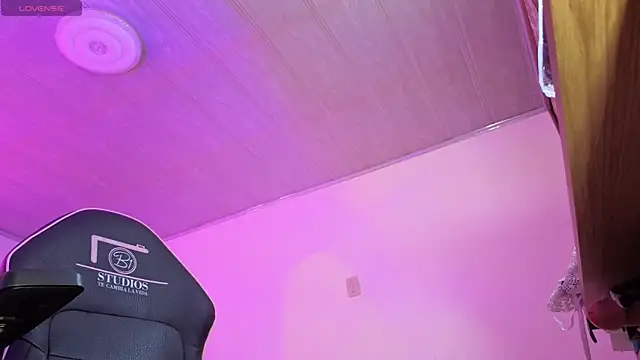 Laylafoxy tay online show from 15, 10, 2025