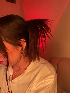 Im Valen Cute online show from 3, 12, 2025