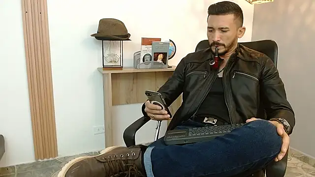 Reiko 85  online show from 15, 2, 2025