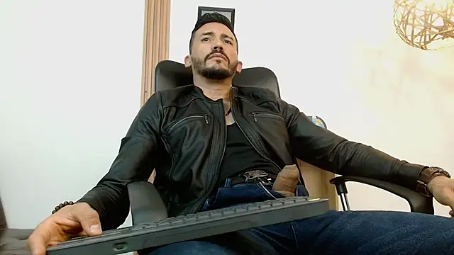 Reiko 85  online show from 15, 2, 2025