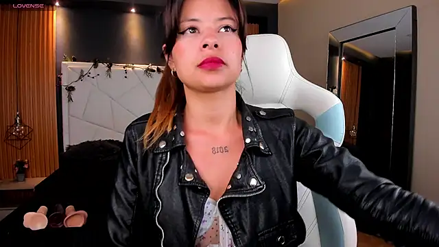 Snapshot of Antonella_Torres2 chatting on 17, 2, 2025 Antonella Torres2 online show from 17, 2, 2025