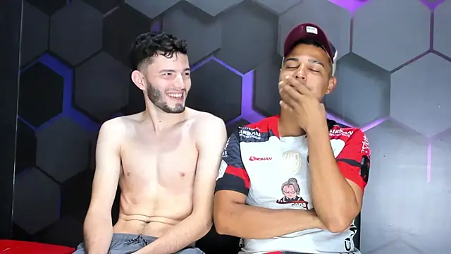 Snapshot of threesome_sexy_hot chatting on 24, 12, 2024 threesome sexy hot online show from 24, 12, 2024