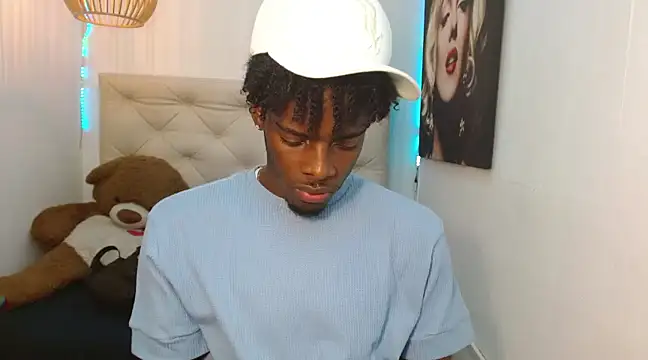 Snapshot of royce_ebony chatting on 16, 1, 2025 royce ebony online show from 16, 1, 2025