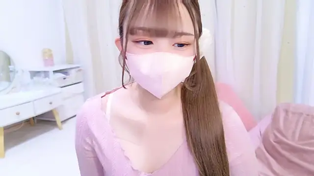 Snapshot of MAIKA_pyon chatting on 9, 9, 2025 MAIKA pyon online show from 9, 9, 2025