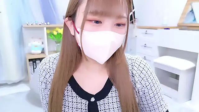 Snapshot of MAIKA_pyon chatting on 25, 9, 2025 MAIKA pyon online show from 25, 9, 2025