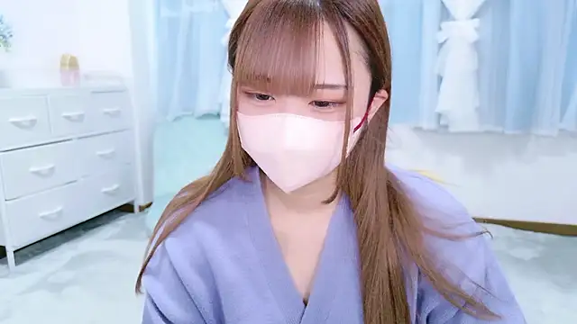 Snapshot of MAIKA_pyon chatting on 3, 10, 2025 MAIKA pyon online show from 3, 10, 2025