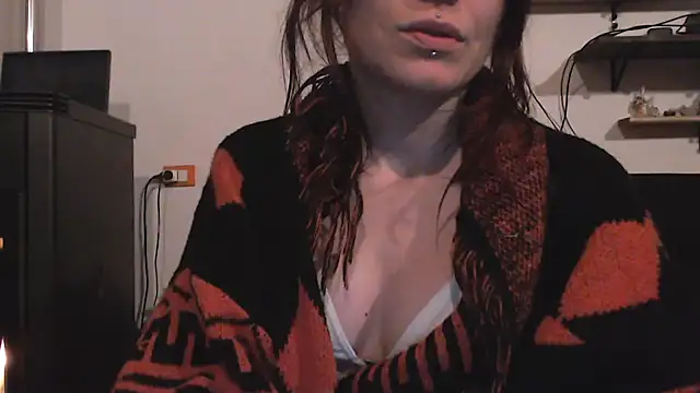 Snapshot of complicata_mente chatting on 16, 12, 2024 complicata mente online show from 16, 12, 2024