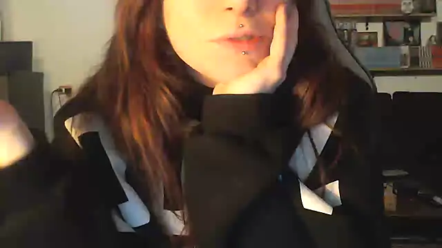 Snapshot of complicata_mente chatting on 31, 1, 2025 complicata mente online show from 31, 1, 2025