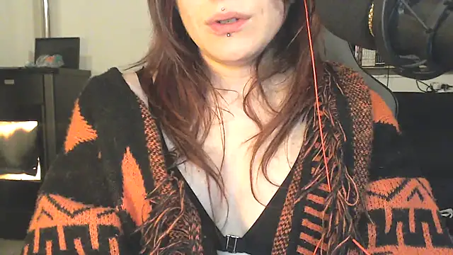 Snapshot of complicata_mente chatting on 6, 3, 2025 complicata mente online show from 6, 3, 2025