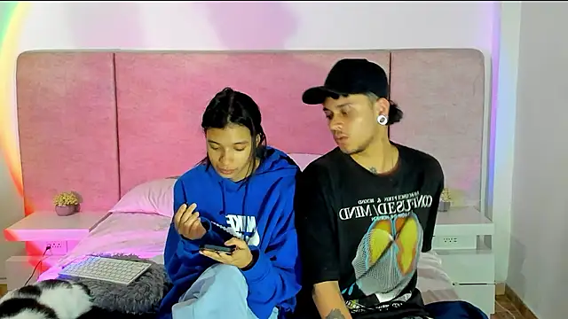 alanaget1 online show from 4, 12, 2024