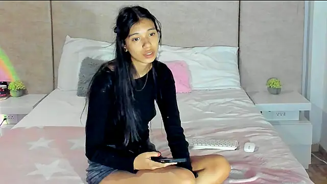 alanaget1 online show from 5, 12, 2024