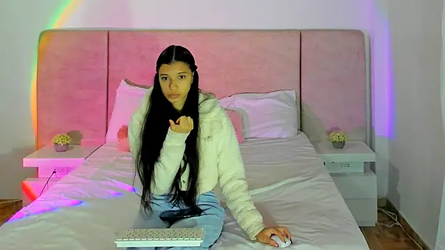 alanaget1 online show from 2, 1, 2025