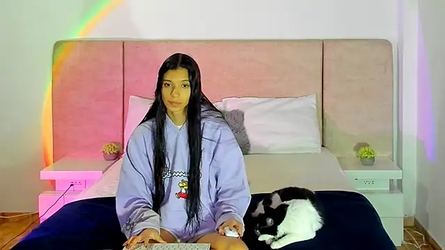 alanaget1 online show from 7, 1, 2025