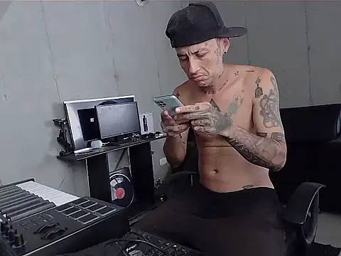 Snapshot of patrik_tattoo_ chatting on 6, 2, 2026 patrik tattoo online show from 6, 2, 2026