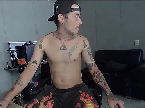 Snapshot of patrik_tattoo_ chatting on 6, 4, 2026 patrik tattoo online show from 6, 4, 2026
