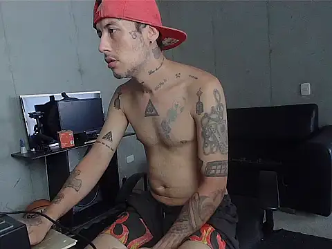 Snapshot of patrik_tattoo_ chatting on 7, 4, 2026 patrik tattoo online show from 7, 4, 2026