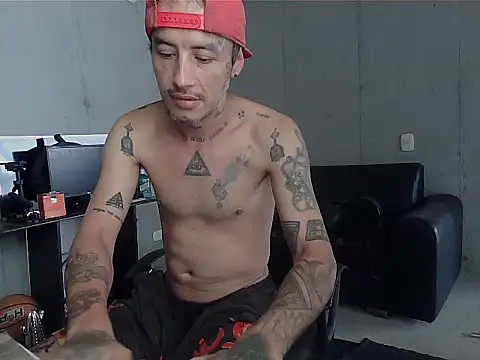 Snapshot of patrik_tattoo_ chatting on 8, 4, 2026 patrik tattoo online show from 8, 4, 2026