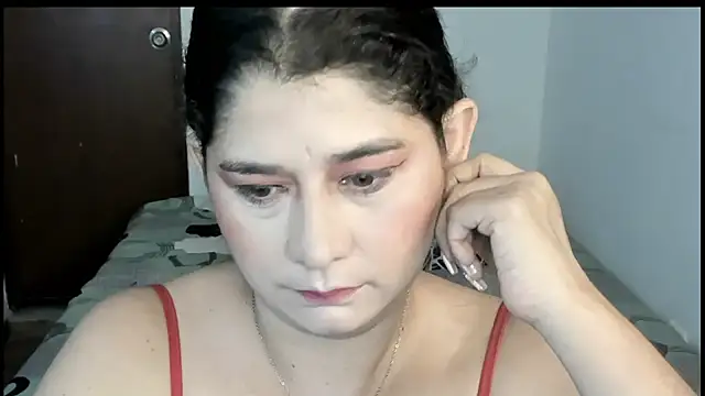 Snapshot of alinabozz1 chatting on 12, 7, 2026 alinabozz1 online show from 12, 7, 2026