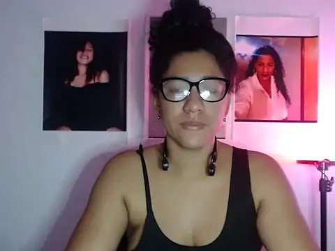 Snapshot of bellacrespalatina chatting on 10, 10, 2025 bellacrespalatina online show from 10, 10, 2025