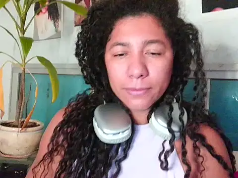 Snapshot of bellacrespalatina chatting on 2, 5, 2026 bellacrespalatina online show from 2, 5, 2026