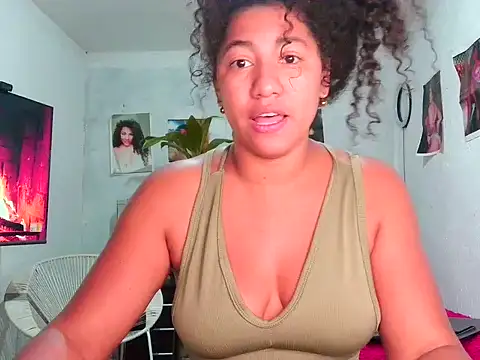 Snapshot of bellacrespalatina chatting on 5, 5, 2026 bellacrespalatina online show from 5, 5, 2026