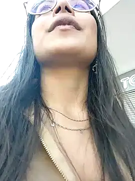 Jade Zephyra online show from 8, 12, 2024