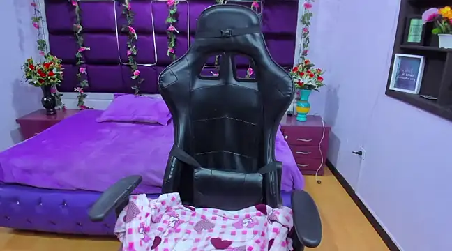 ChloeeTompson  online show from 29, 1, 2025