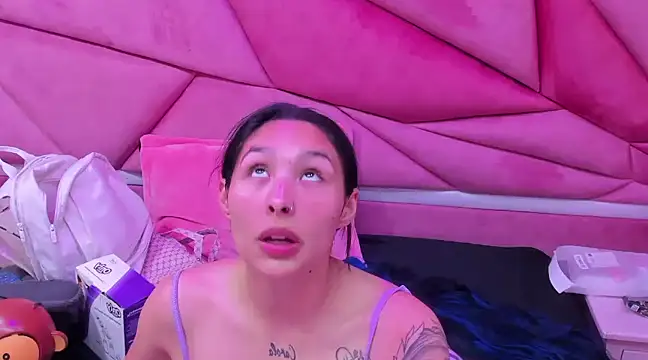 ChloeeTompson  online show from 5, 3, 2025