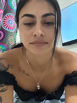 Snapshot of emilie_xx_ chatting on 6, 10, 2025 emilie xx online show from 6, 10, 2025