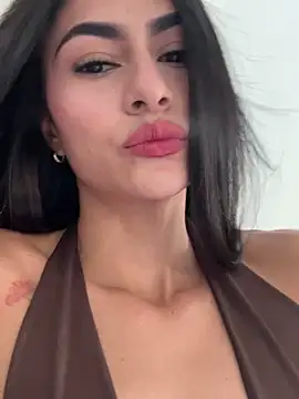 emilie xx  online show from 4, 4, 2026