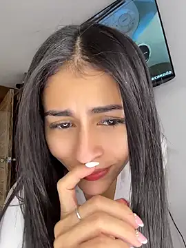 Snapshot of emilie_xx_ chatting on 3, 6, 2026 emilie xx online show from 3, 6, 2026