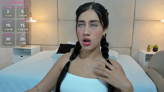 Snapshot of Amiirra_ chatting on 23, 12, 2024 Amiirra online show from 23, 12, 2024