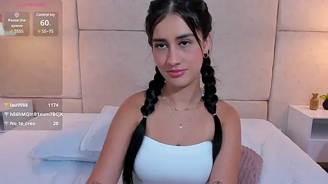 Snapshot of Amiirra_ chatting on 24, 12, 2024 Amiirra online show from 24, 12, 2024