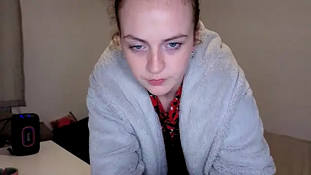 Snapshot of ENGLISHEMILY_69 chatting on 13, 12, 2025 ENGLISHEMILY 69 online show from 13, 12, 2025