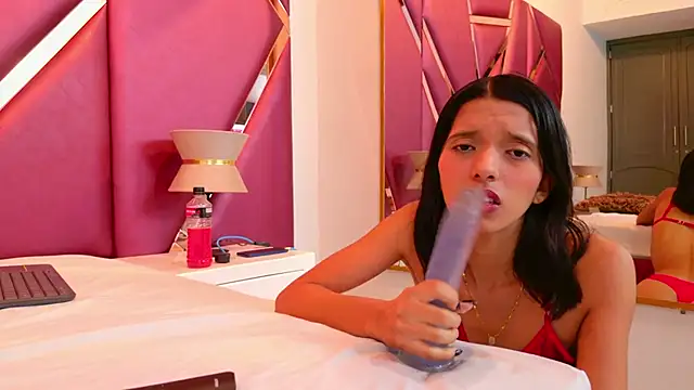 RebecaRelish online show from 19, 12, 2024