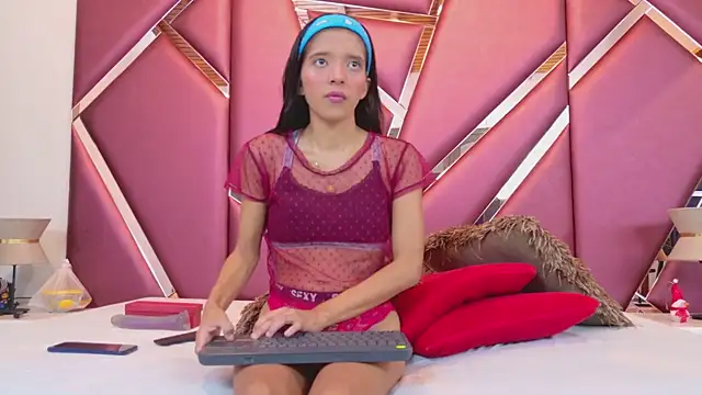 RebecaRelish online show from 4, 1, 2025