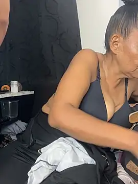 chiquimaturesexy online show from 11, 4, 2026