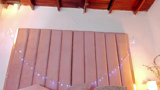 VICTORIA RASH online show from 17, 1, 2025