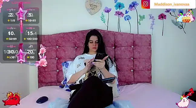 Madisson Ivanova online show from 13, 12, 2024