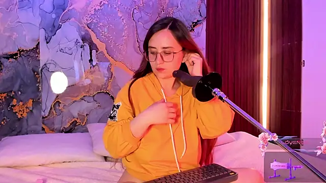 centaurigirl online show from 21, 9, 2025